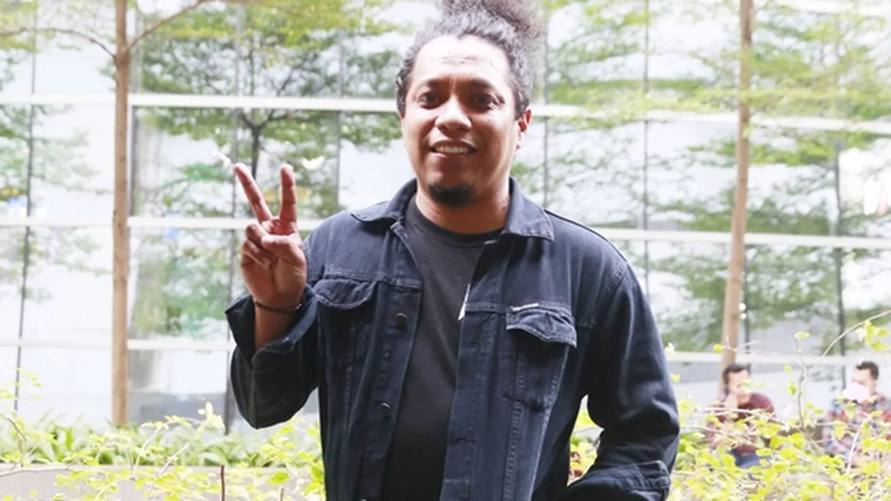 Melihat Indah Permatasari Bermesraan Dengan Aktor Pria, Arie Kriting Akui Sering Cemburu Melihat Indah Permatasari Bermesraan Dengan Aktor Pria, Arie Kriting Akui Sering Cemburu