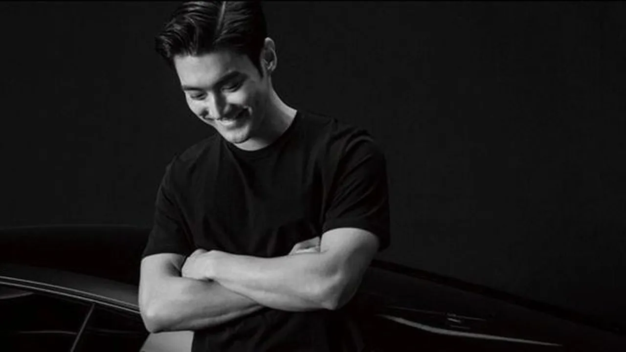Melihat Mobil Mewahnya Dicuci Hingga Kinclong, Choi Siwon Heboh Sendiri