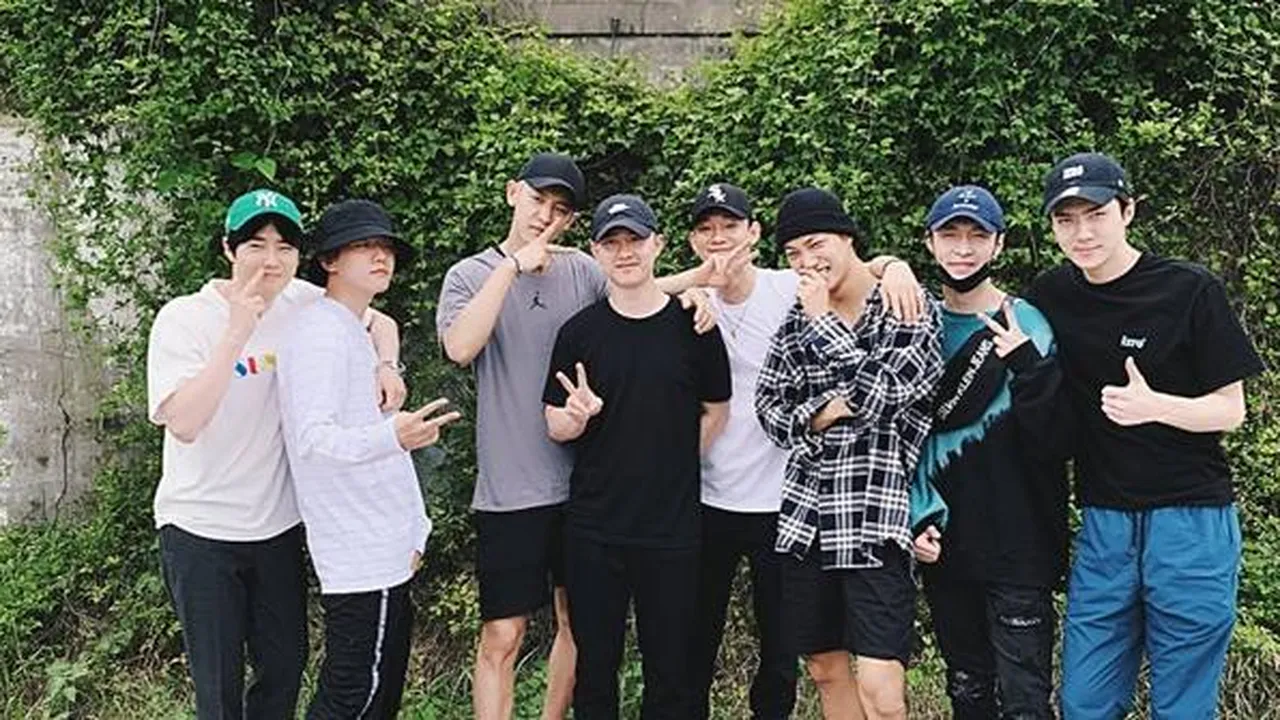 Member EXO Antar D.O. Wajib Militer, Lay Jadi Trending Topic Nomor 1