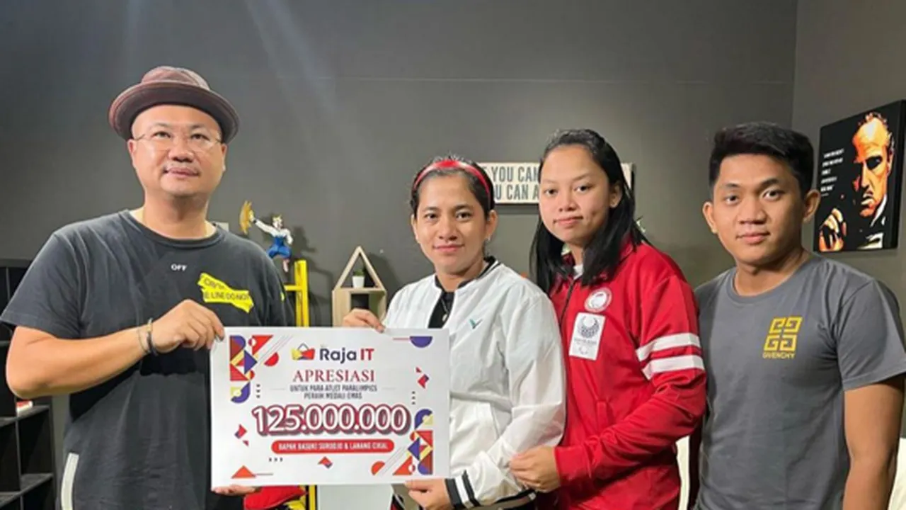Menangkan Medali Emas dan Perunggu, Basuki Surodjo Berikan Bonus untuk 3 Atlet Difabel Berprestasi Indonesia Menangkan Medali Emas dan Perunggu, Basuki Surodjo Berikan Bonus untuk 3 Atlet Difabel Berprestasi Indonesia