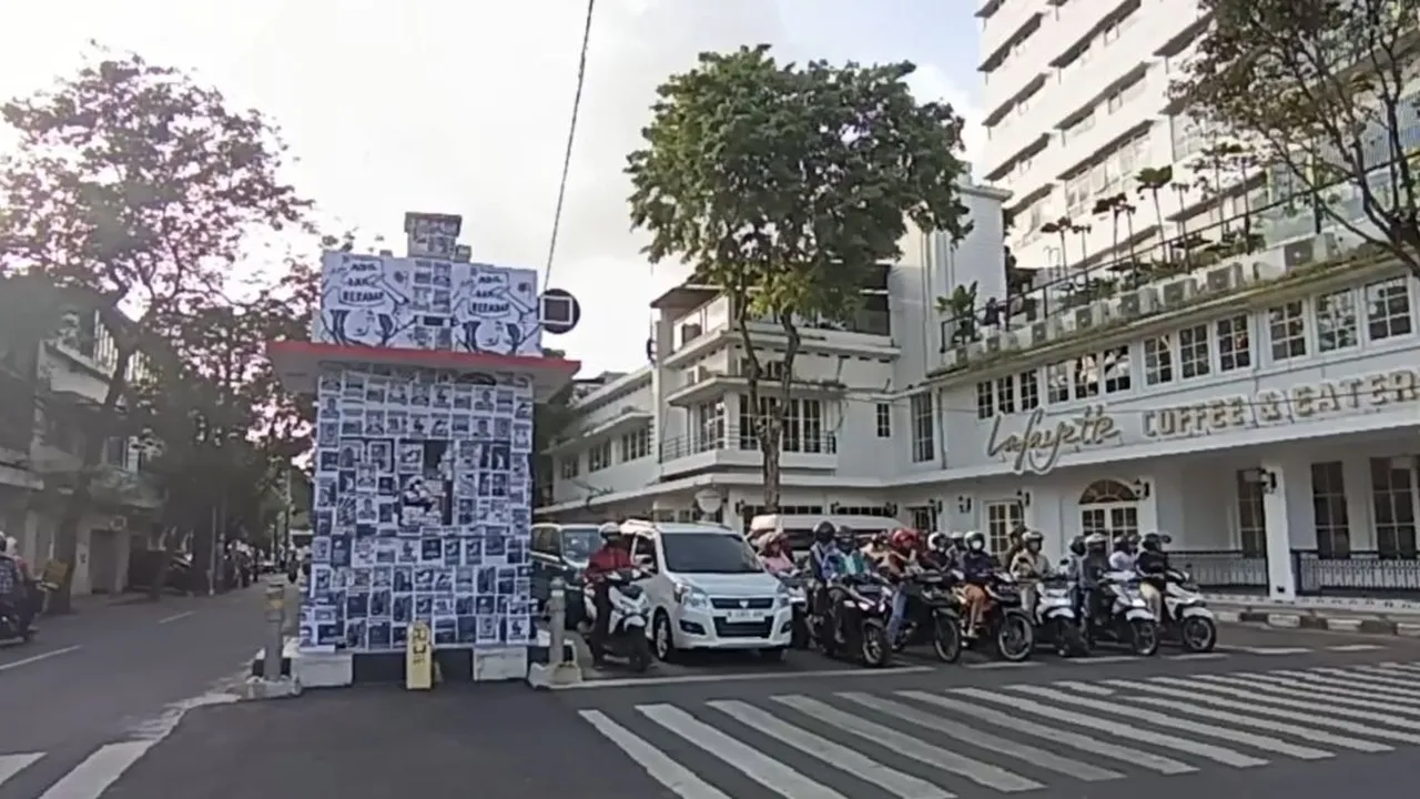 Menarik Perhatian Masyarakat, Pos Polisi di Malang Dipenuhi Tempelan Poster Usut Tuntas