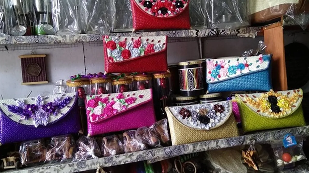 Mengenal Jenis Kerajinan Tekstil Paling Kreatif, Beserta Contoh Produk dan Fungsinya