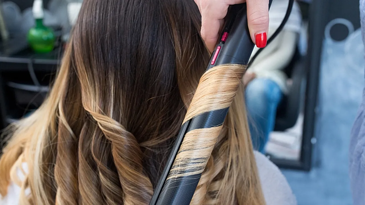 Menyingkap Sejarah dan Fakta Unik Alat Pengeriting Rambut