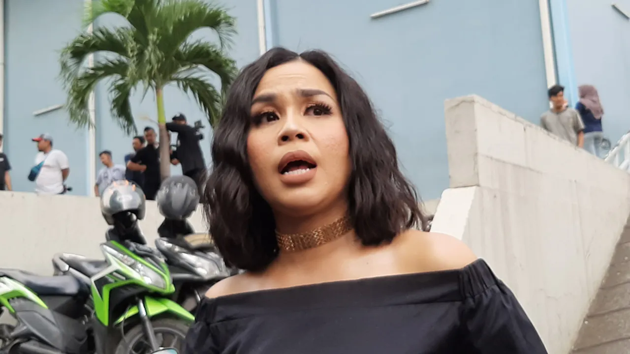 Merasa Dirugikan, Melaney Ricardo Bakal Laporkan Balik Elza Syarief?
