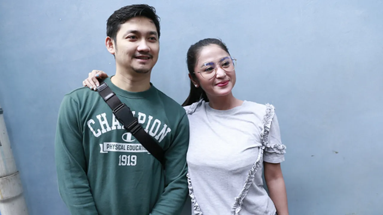 Merasa Malu dan Hanya Jadi Beban Bagi Dewi Perssik, Angga Wijaya Minta Maaf