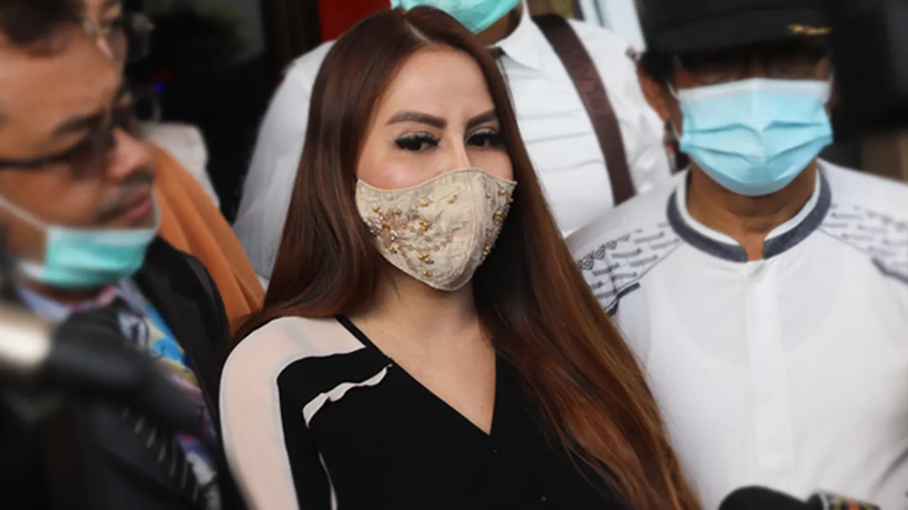 Meski Berpisah, Nita Thalia dan Mantan Suami Tetap Akan Membesarkan Sang Anak Bersama Meski Berpisah, Nita Thalia dan Mantan Suami Tetap Akan Membesarkan Sang Anak Bersama
