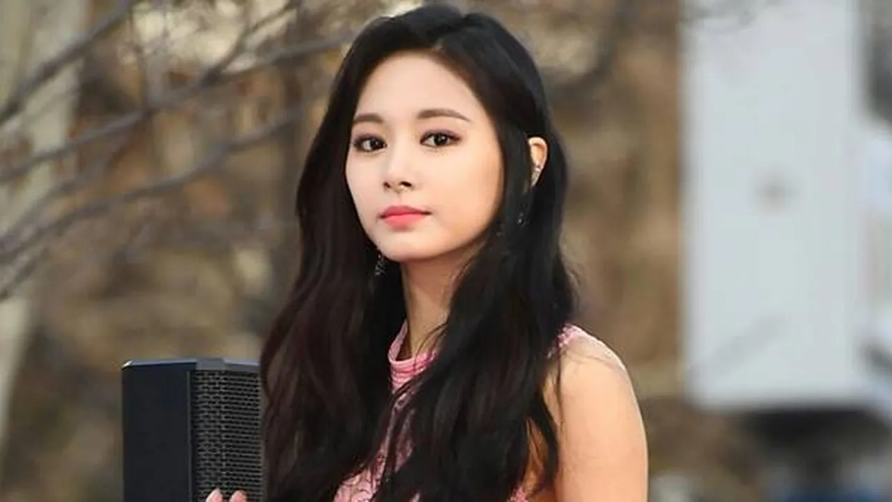 Meski Dari Angle yang Buruk, Tzuyu TWICE Tepat Terlihat Cantik Mempesona!