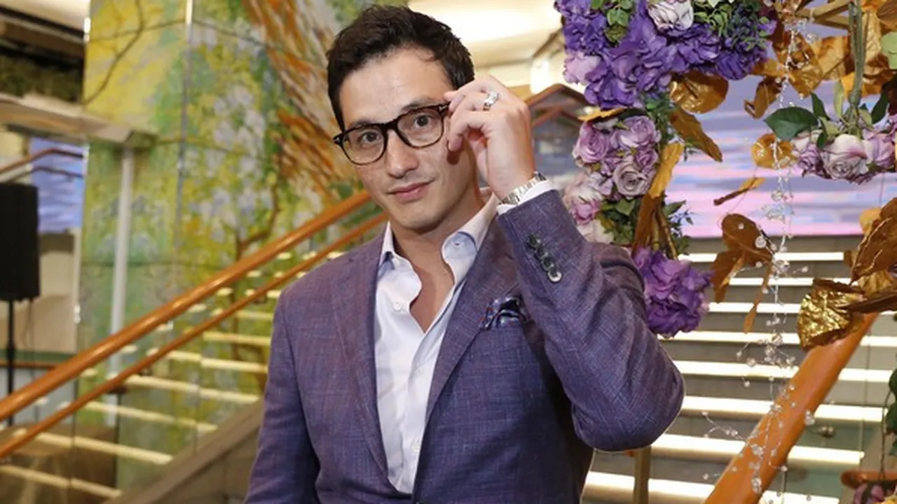 Mike Lewis Bersyukur Pacar Barunya Bukan Dari Kalangan Artis