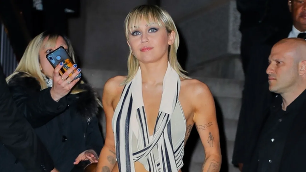 Miley Cyrus Sebut Perceraiannya dengan Liam Hemsworth Benar-Benar Menyebalkan