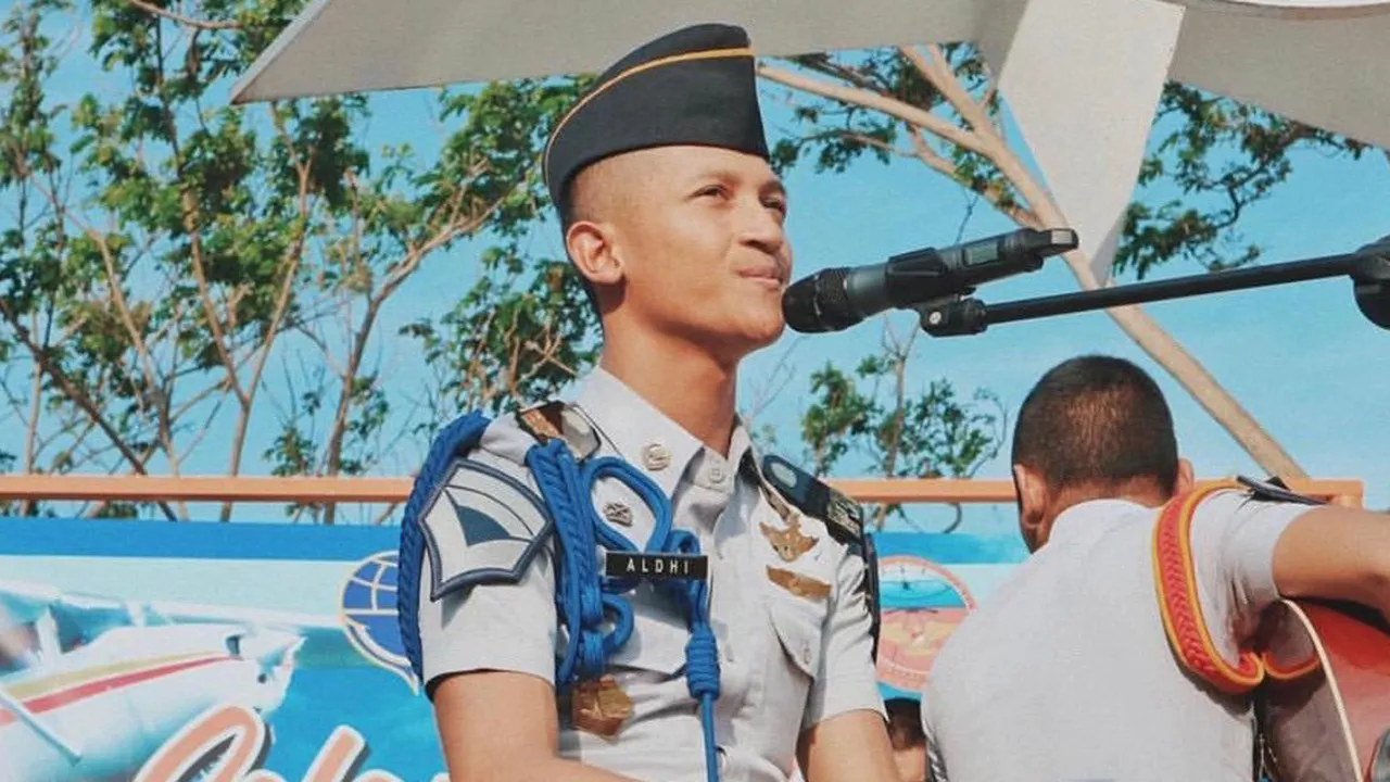 Miliki Suara Merdu, Calon Pilot Tampan Ini Beranikan Diri Rilis Single
