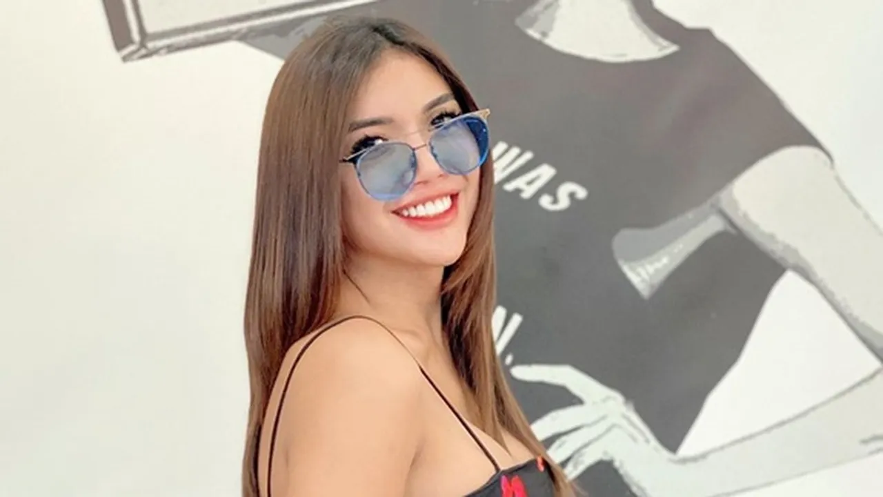 Millen Cyrus Pamer Rambut Silver, Netizen Sebut Makin Seram dan Cowok Banget Millen Cyrus Pamer Rambut Silver, Netizen Sebut Makin Seram dan Cowok Banget