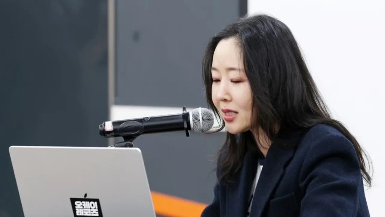 Min Hee Jin Presscon Rela Lepas Rp300 Miliar demi Hentikan Sengketa NewJeans