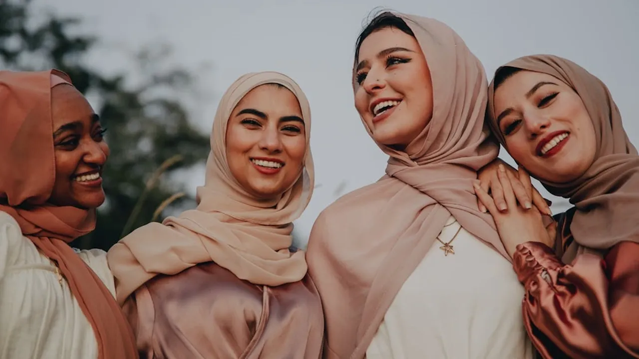 Mix and Match Baju Lebaran Kaftan agar Tampil Modis - Menawan