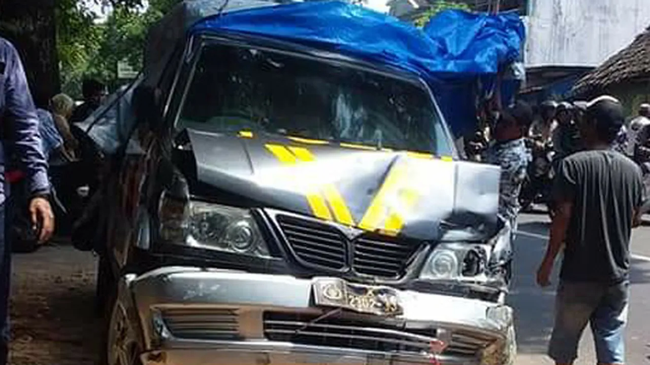 Mobil Patroli Polisi Malang Tabrak 7 Kendaraan dan Lukai 4 Korban, Kesehatan dan Kejiwaan Polisi Pengemudi Diperiksa