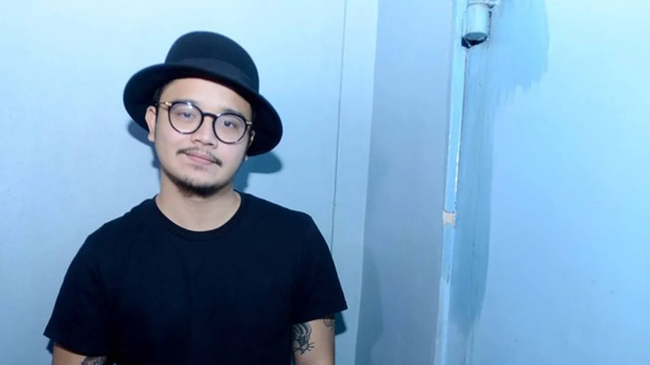 Mobilnya Jadi Korban Tabrak Lari, Derby Romero Geram