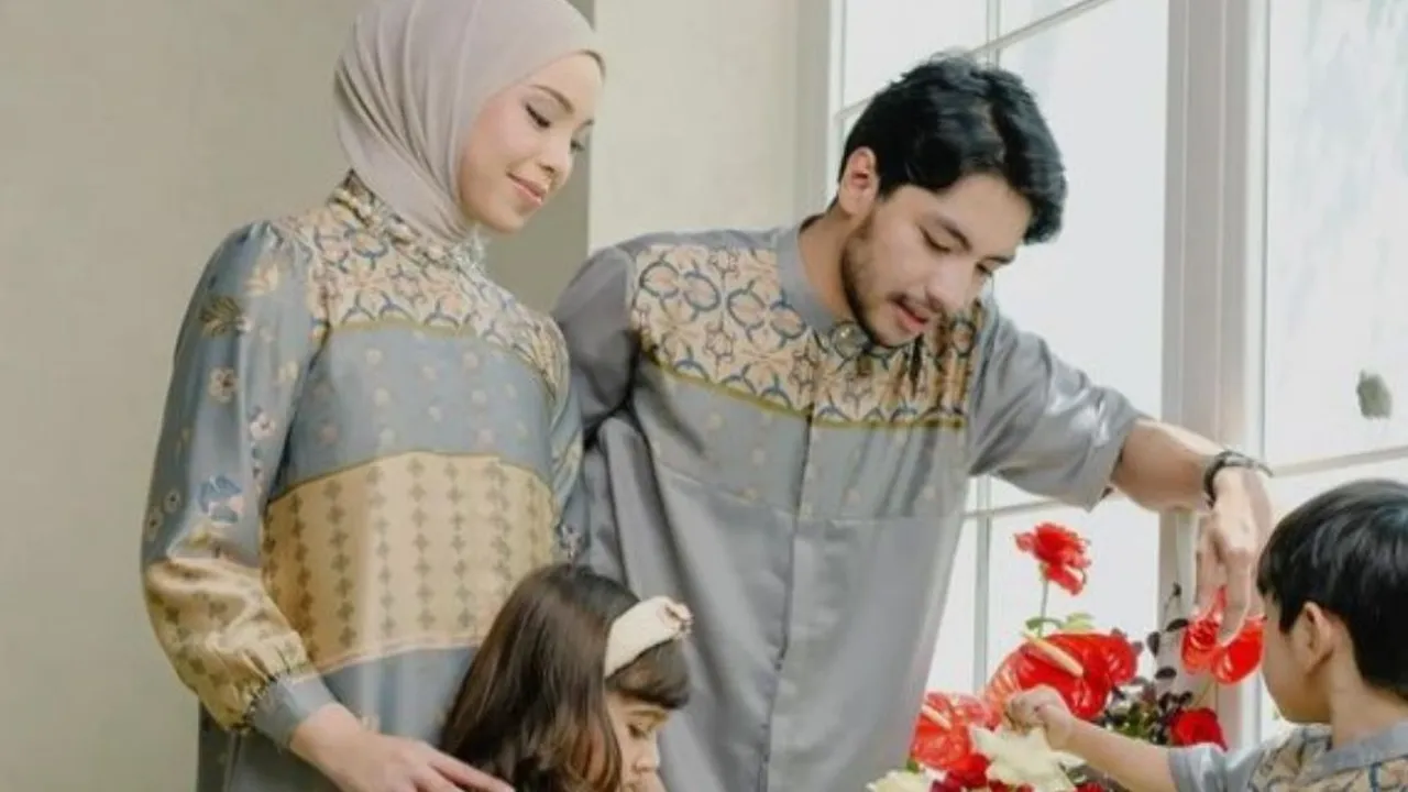 Model Baju Couple Lebaran 2024, Tampil Serasi dengan Keluarga
