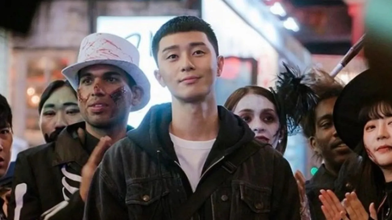 Model Rambut Botaknya Ramai Ditiru, Begini Pendapat Park Seo Joon