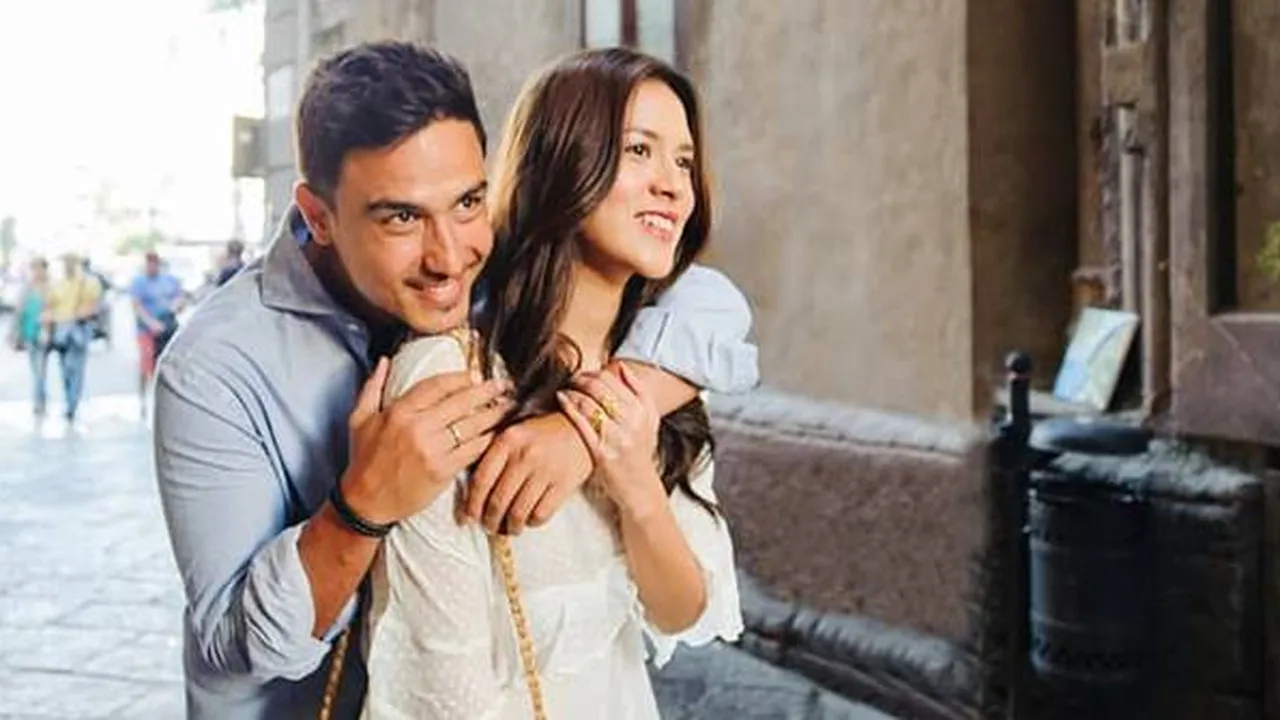 Momen Dinner Romantis Raisa dan Hamish Daud Rayakan 2 Tahun Pernikahan