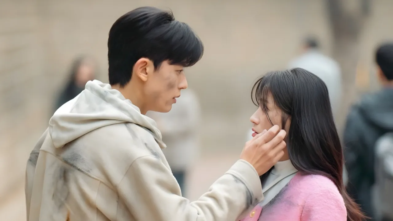 Momen Manis di "No Tail to Tell", Kim Hye Yoon Mulai Tersentuh oleh Gesture Romantis Lomon Momen Manis di "No Tail to Tell", Kim Hye Yoon Mulai Tersentuh oleh Gesture Romantis Lomon