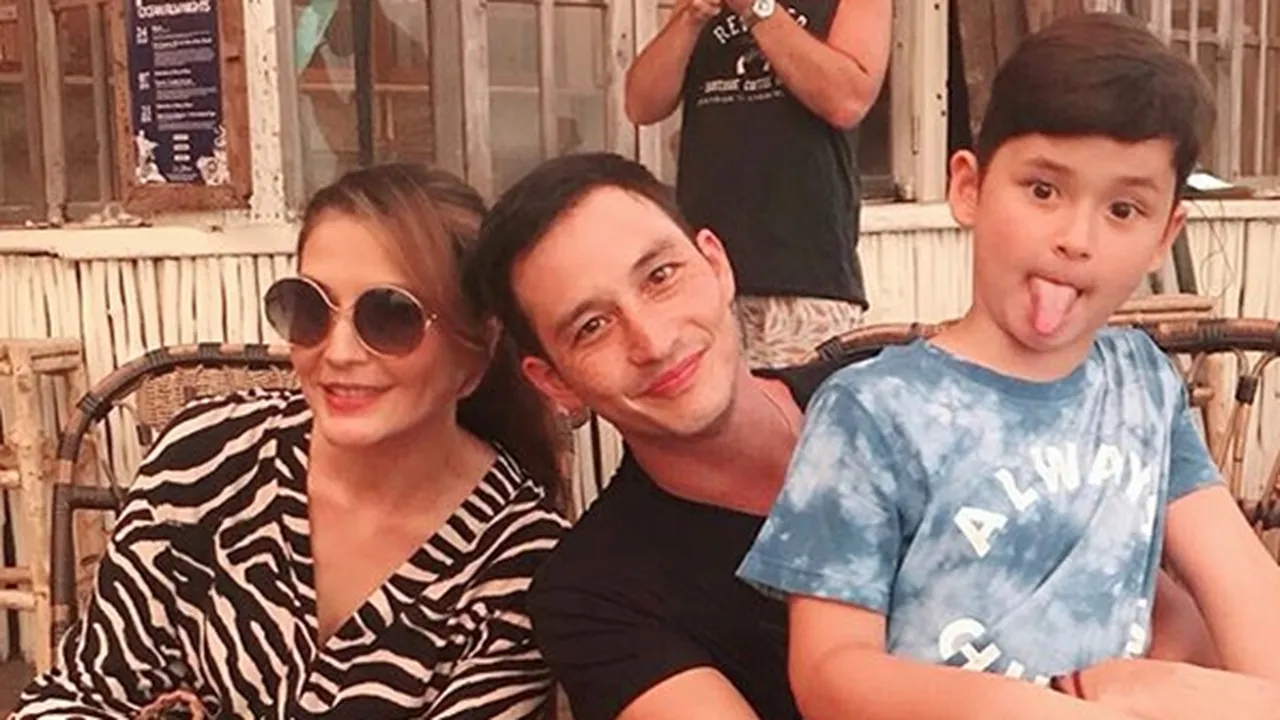 Momen Manis Tamara Bleszynski Nonton Bersama Mike Lewis dan Kenzou