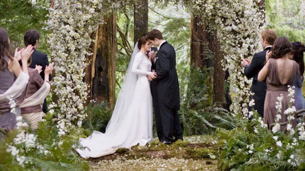 Momen-Momen Penting Dalam 'TWILIGHT SAGA' (Part 2)