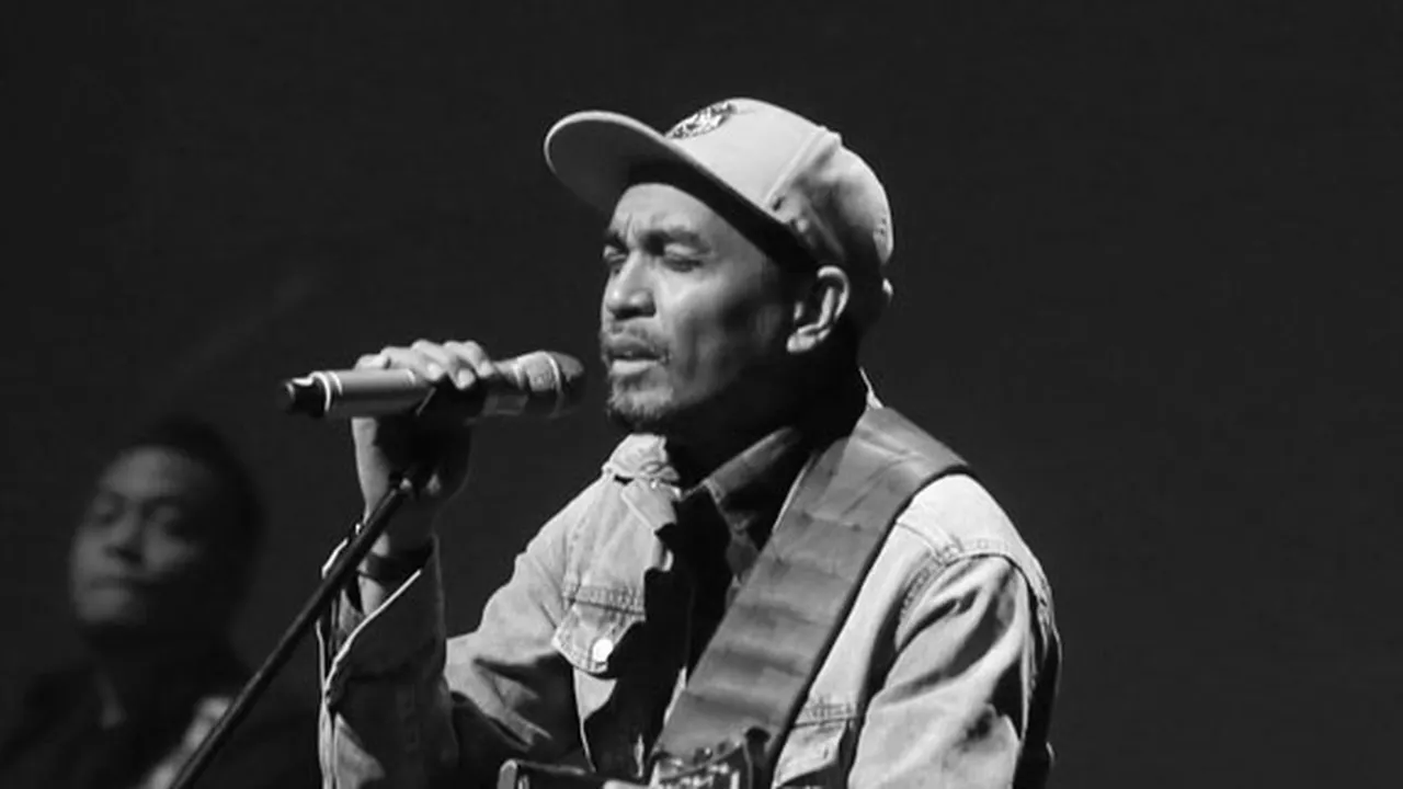 Momen Pertemuan Terakhir Glenn Fredly dan Ayahnya Beberapa Hari Sebelum Tutup Usia Momen Pertemuan Terakhir Glenn Fredly dan Ayahnya Beberapa Hari Sebelum Tutup Usia