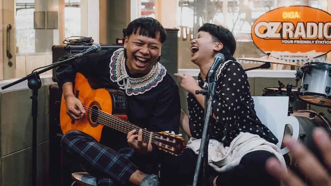 More on Mumbles Ceritakan Kisah Unik Saat Penciptaan Lirik 'Such Is Life'