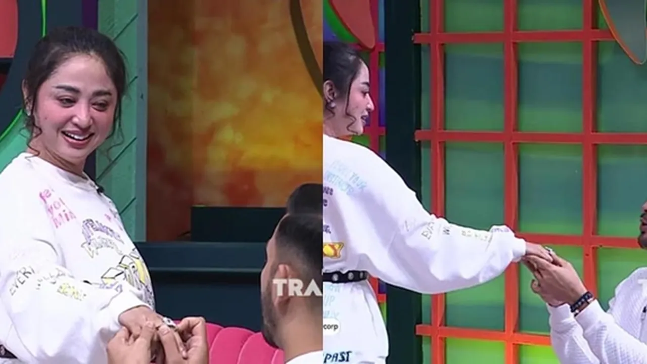 Move On Dari Angga Wijaya, Dewi Perssik Dilamar Rian Ibram?