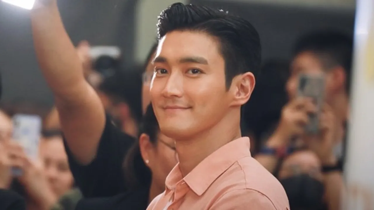 MUA Ini Ungkap Choi Siwon Tampak Berbeda Saat Punya Kumis & Jenggot