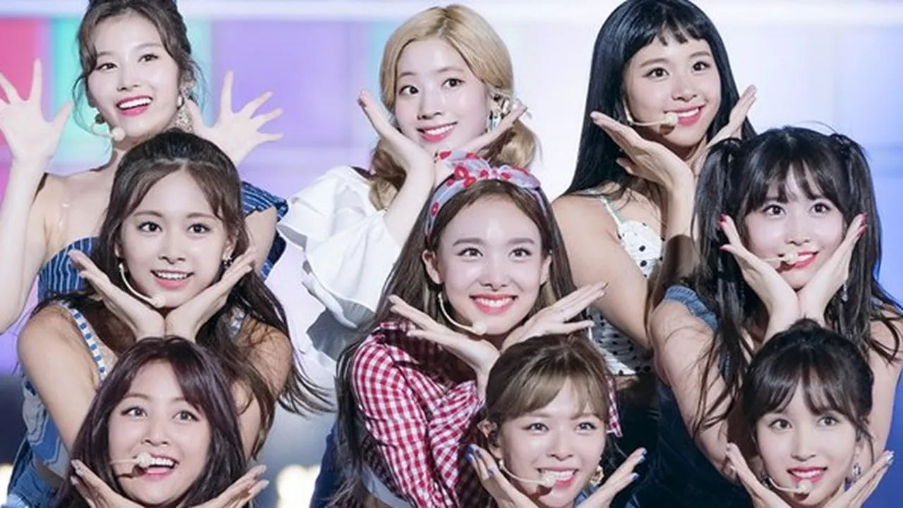 MUA Pilih Dua Member TWICE Ini yang Paling Cantik Tanpa Make-up, Kira-Kira Siapa ya?