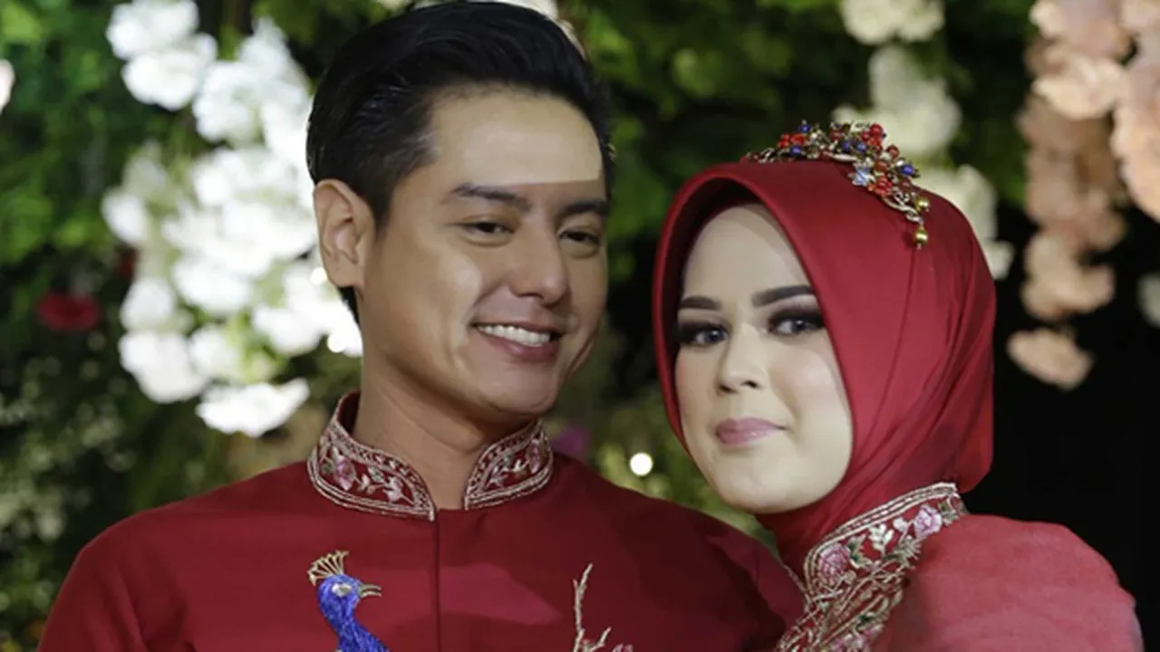 Mual dan Gak Enak Badan, Cut Meyriska Sedang Hamil Anak Roger Danuarta?