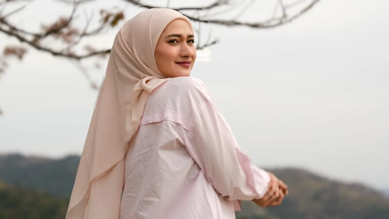 Nadzira Shafa Rilis 'Jalan Tengah', Kisah Luka Ditinggal Tanpa Kabar