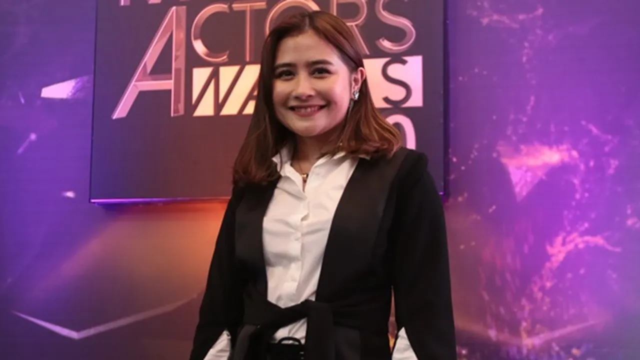 Naik Becak dan Berpose Fierce, Cara Duduk Prilly Latuconsina Dikritik Netizen
