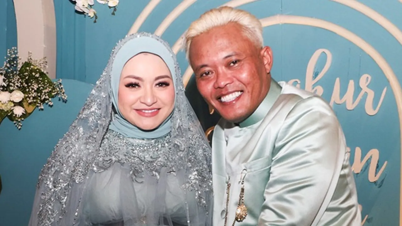 Nathalie Hamil Tujuh Bulan, Sule Diminta ke Amerika Untuk Temui Spiderman Nathalie Hamil Tujuh Bulan, Sule Diminta ke Amerika Untuk Temui Spiderman