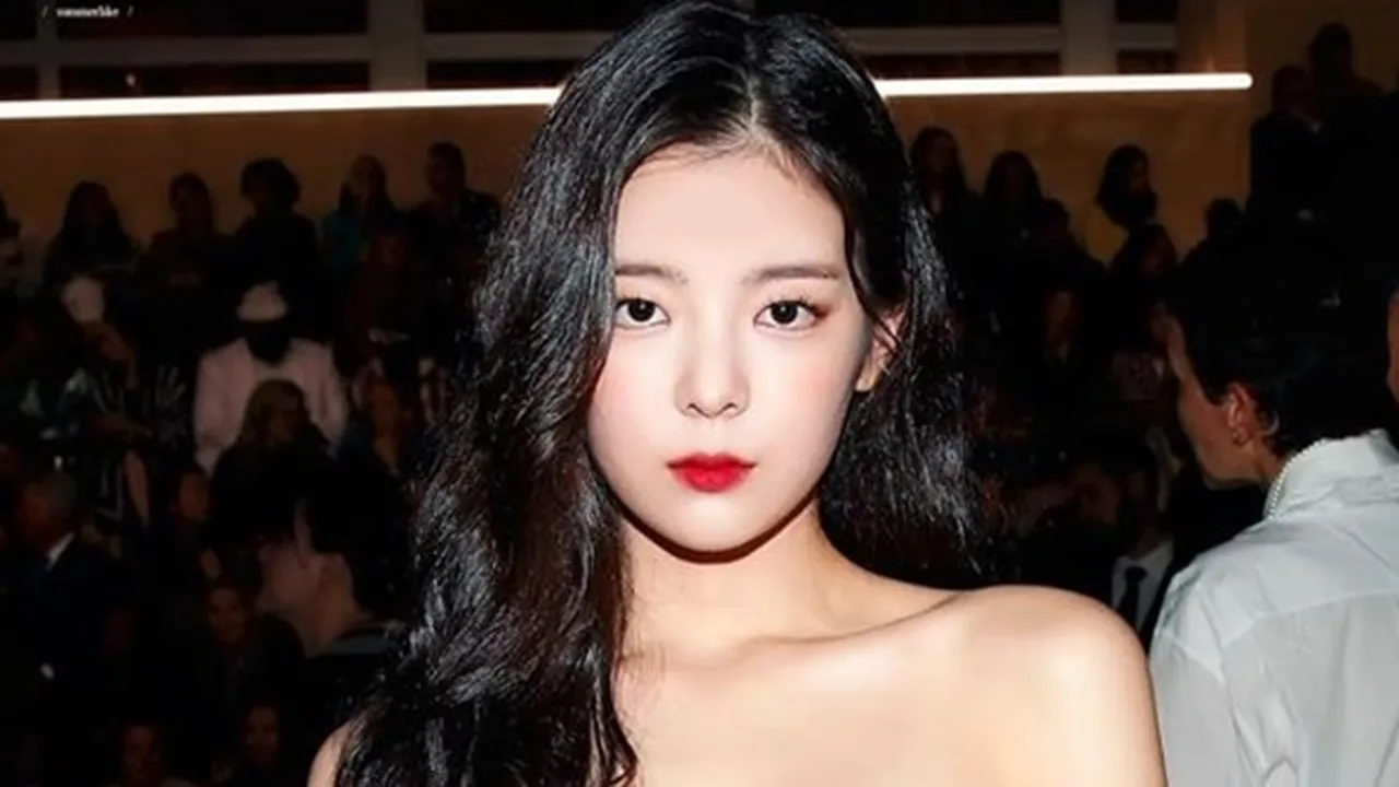Netizen Pilih Lia ITZY Sebegai K-Pop Idol Cewek yang Memiliki Garis Pundak Paling Sempurna