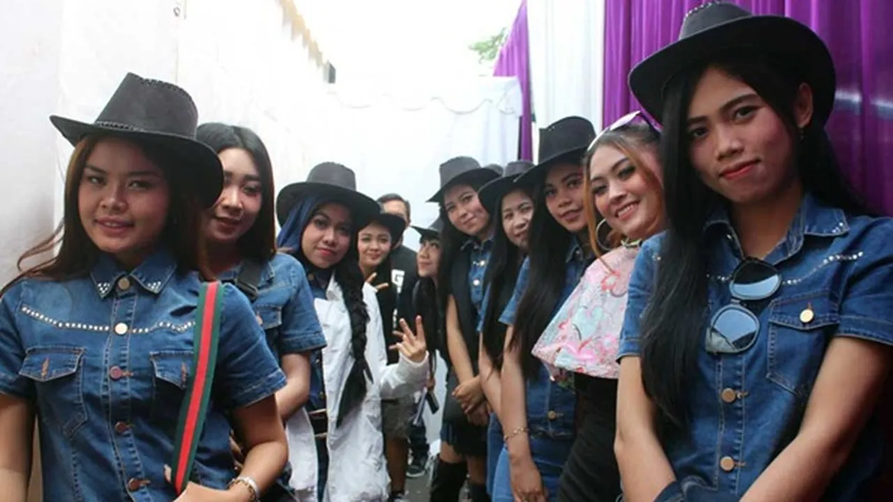 New Kendedes, Deretan Cewek Cantik & Jago Main Alat Musik Eksis di Grup Dangdut Koplo