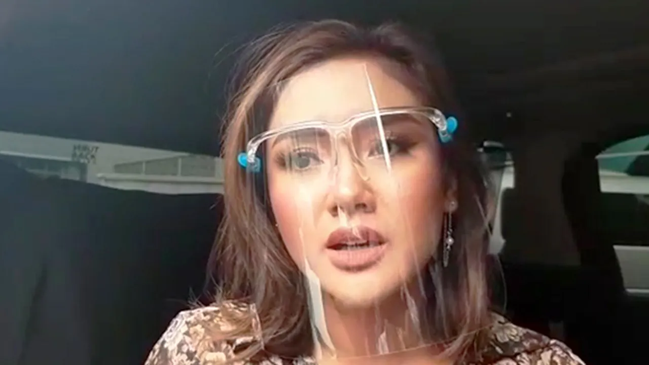 Ngamuk di Instagram Gara-Gara Berita Aneh, Cita Citata Ajak Masyarakat Doakan Mendiang Chacha Sherly Ngamuk di Instagram Gara-Gara Berita Aneh, Cita Citata Ajak Masyarakat Doakan Mendiang Chacha Sherly