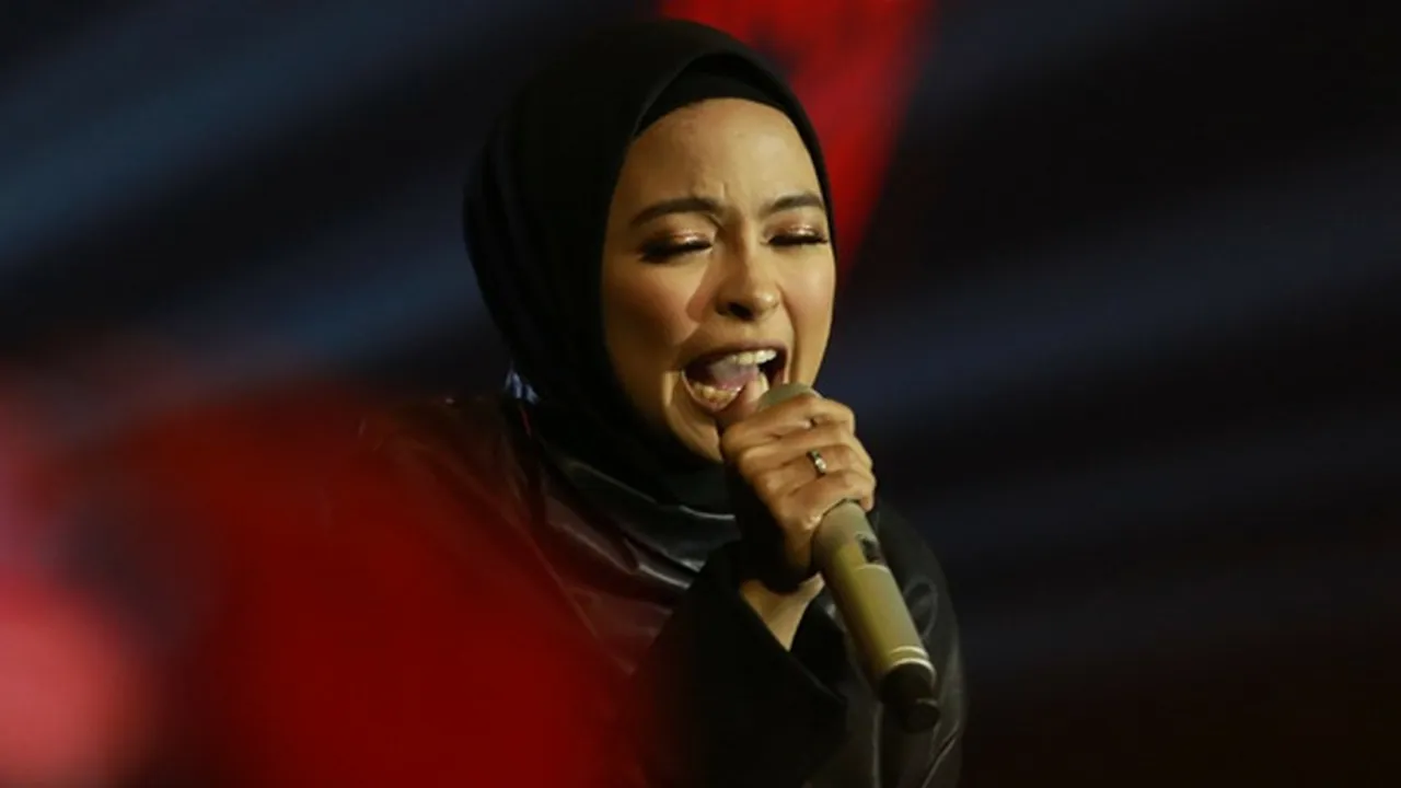 Ngeband Sambil Urus Anak, Tantri Kotak: Dua Duanya Repot!