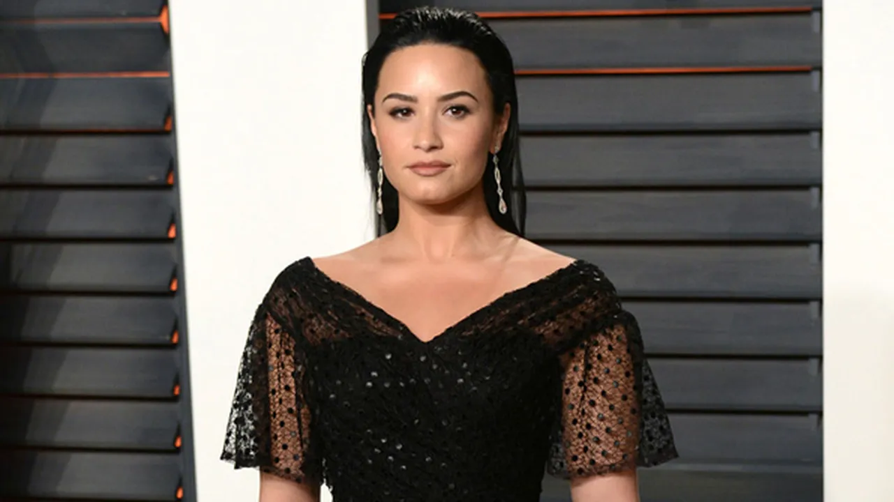 Nggak Diundang ke Nikahan Nick Jonas, Demi Lovato Merasa Kecewa Nggak Diundang ke Nikahan Nick Jonas, Demi Lovato Merasa Kecewa