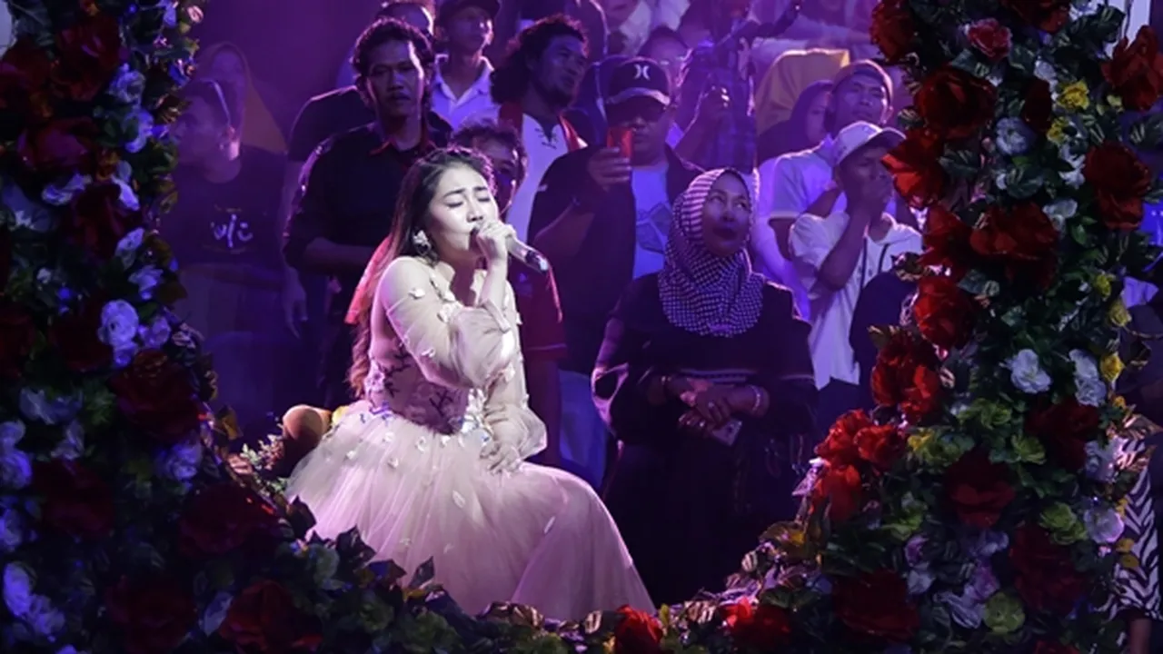 Nggak Pede Disuruh Goyang Sama Dewi Perssik, Via Vallen Khawatir Penonton Jadi Sawan