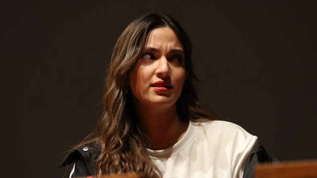 Nia Ramadhani Sudah Berhaji Tapi Pelihara Anjing, Netizen Ramai Berdebat