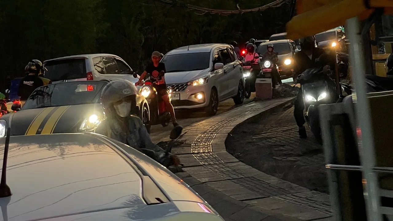 Niat Bikin Inovasi Untuk Pejalan Kaki di Bali, Malah Berujung Macet Tak Terkendali Niat Bikin Inovasi Untuk Pejalan Kaki di Bali, Malah Berujung Macet Tak Terkendali