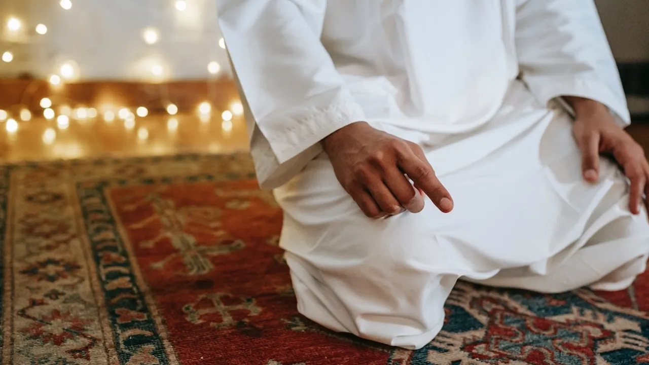 Niat dan Doa Tahajud Beserta Arti, Ketahui Pula Keutamaannya