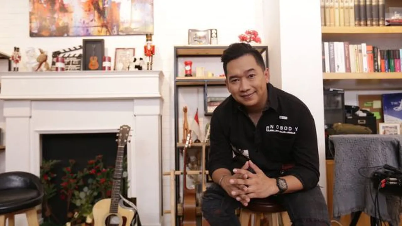 Nicco Aditya Kisahkan Perjalanan Cintanya Lewat Single ' Menunggumu'