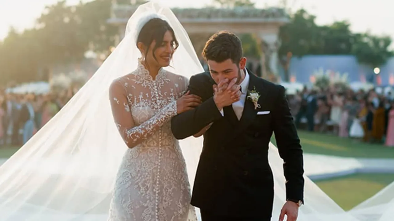 Nick Jonas & Priyanka Chopra Tunda Bulan Madu, Ini Alasannya
