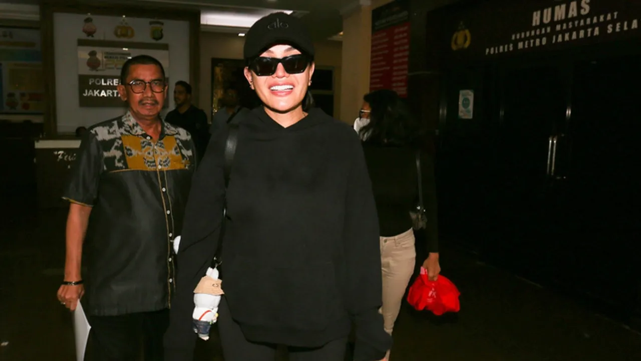 Nikita Mirzani Laporkan VA Terkait Asusila di Bawah Umur