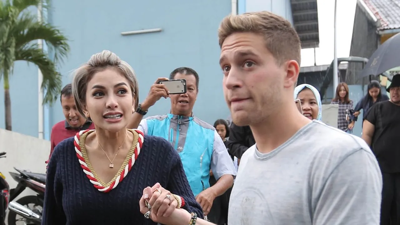 Nikita Mirzani Tak Lagi Gandeng Pria Prancis Bets Alel?