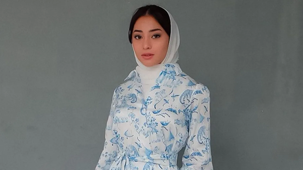Nikita Willy Belakangan Suka Berkerudung, Segera Hijrah?