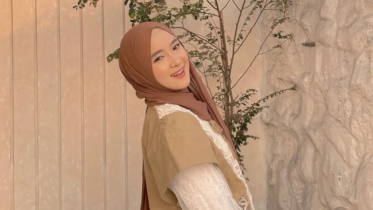 Nissa Sabyan Menikah dengan Ayus, Diam-Diam Dilaksanakan di Bulan Juli Nissa Sabyan Menikah dengan Ayus, Diam-Diam Dilaksanakan di Bulan Juli