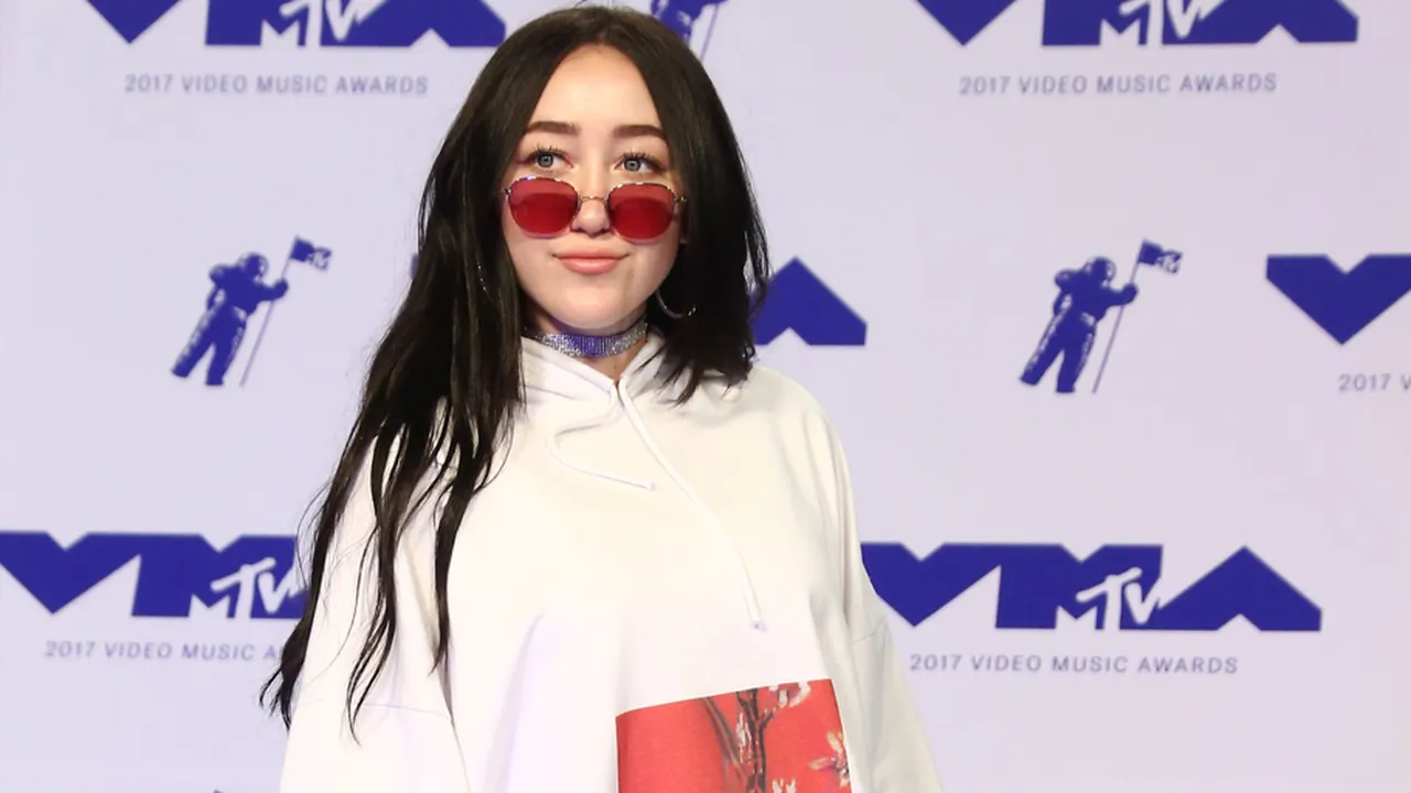 Noah Cyrus Mengatasi Kegelisahan dan Depresinya di Album Baru